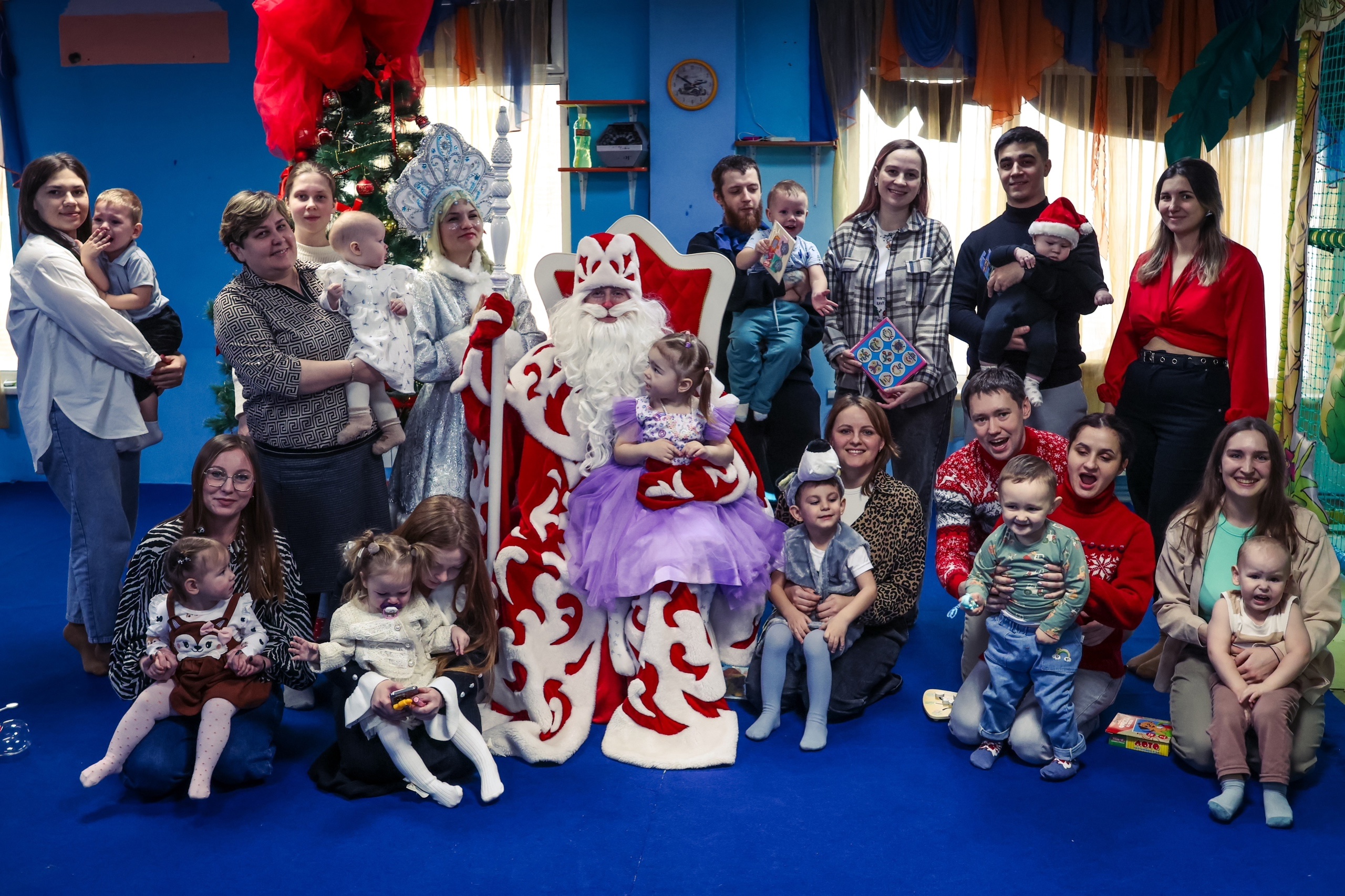 В клубе «Молодые родители» отгремел новогодний праздник! 